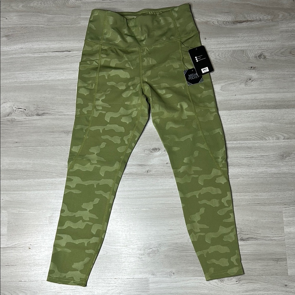 Active USA Green Camouflage Leggings
